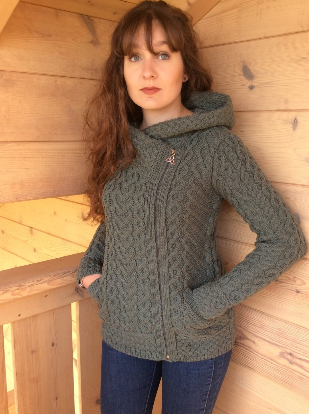 gilet laine a capuche femme