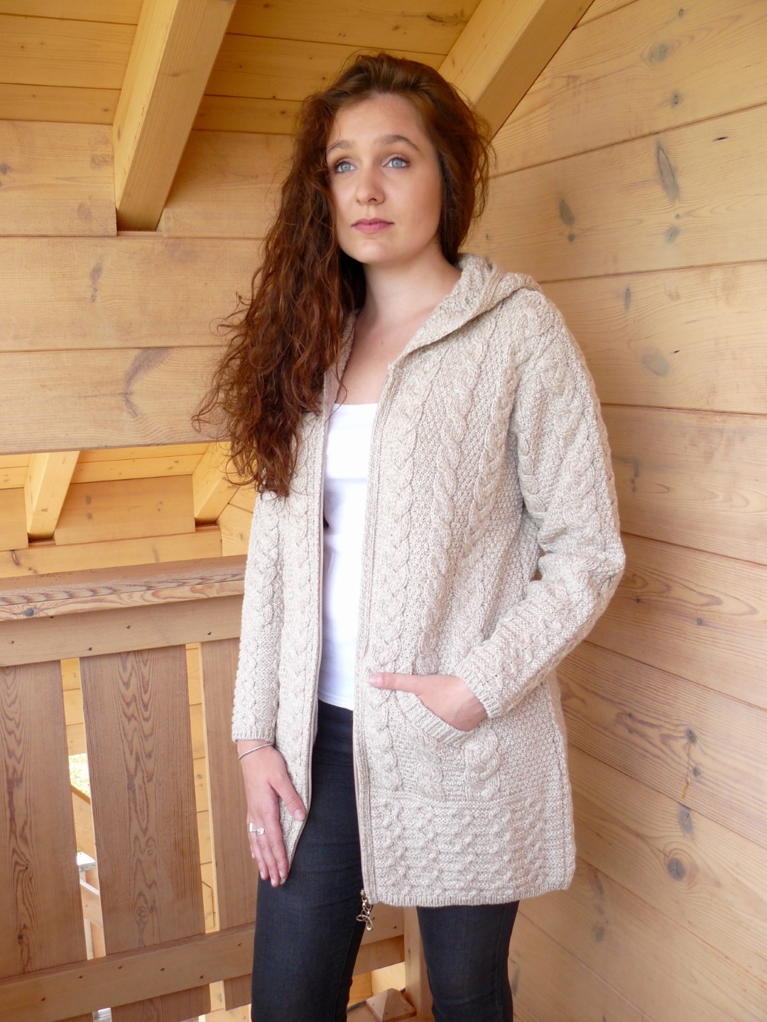 gilet laine a capuche femme