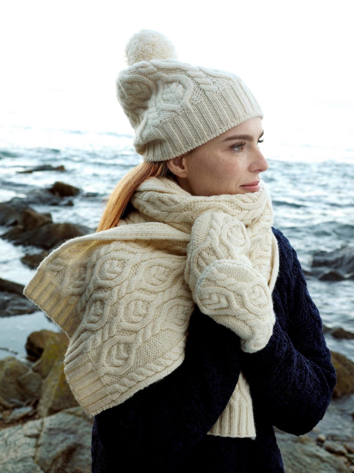 Bonnet écharpe gants irlandais chaud pure laine Aran Crafts